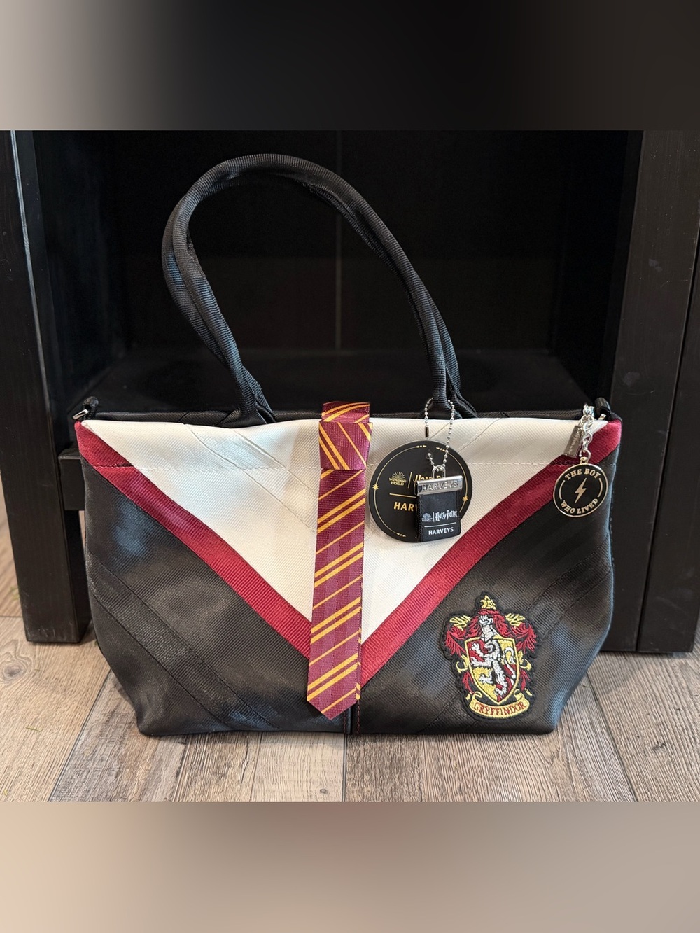 🌶️ NWT Harveys Gryffindor Stripe  Bag - Black/White/Maroon/Gold